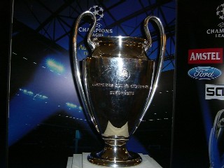 Foto1: Der Champions-League-Pokal