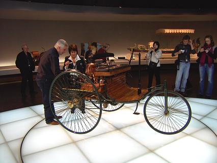 Foto: Erste Kutsche mit Daimler-Maybach-Motor von 1886